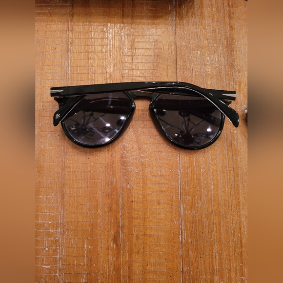 Eyewear by David Beckham - Picture 3 of 8